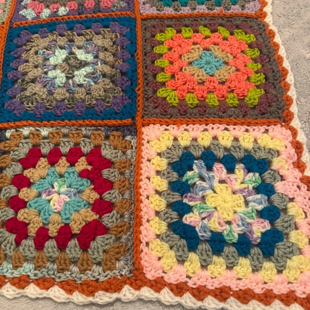 Handmade Crochet Granny‎ Square Blanket 28 Inch Boho Vintage Style Afghan